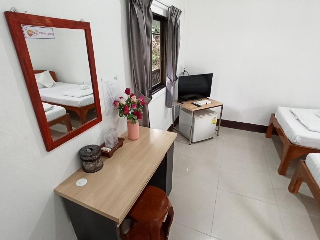 Rainbow House Resort Kamphaeng Phet Camera foto