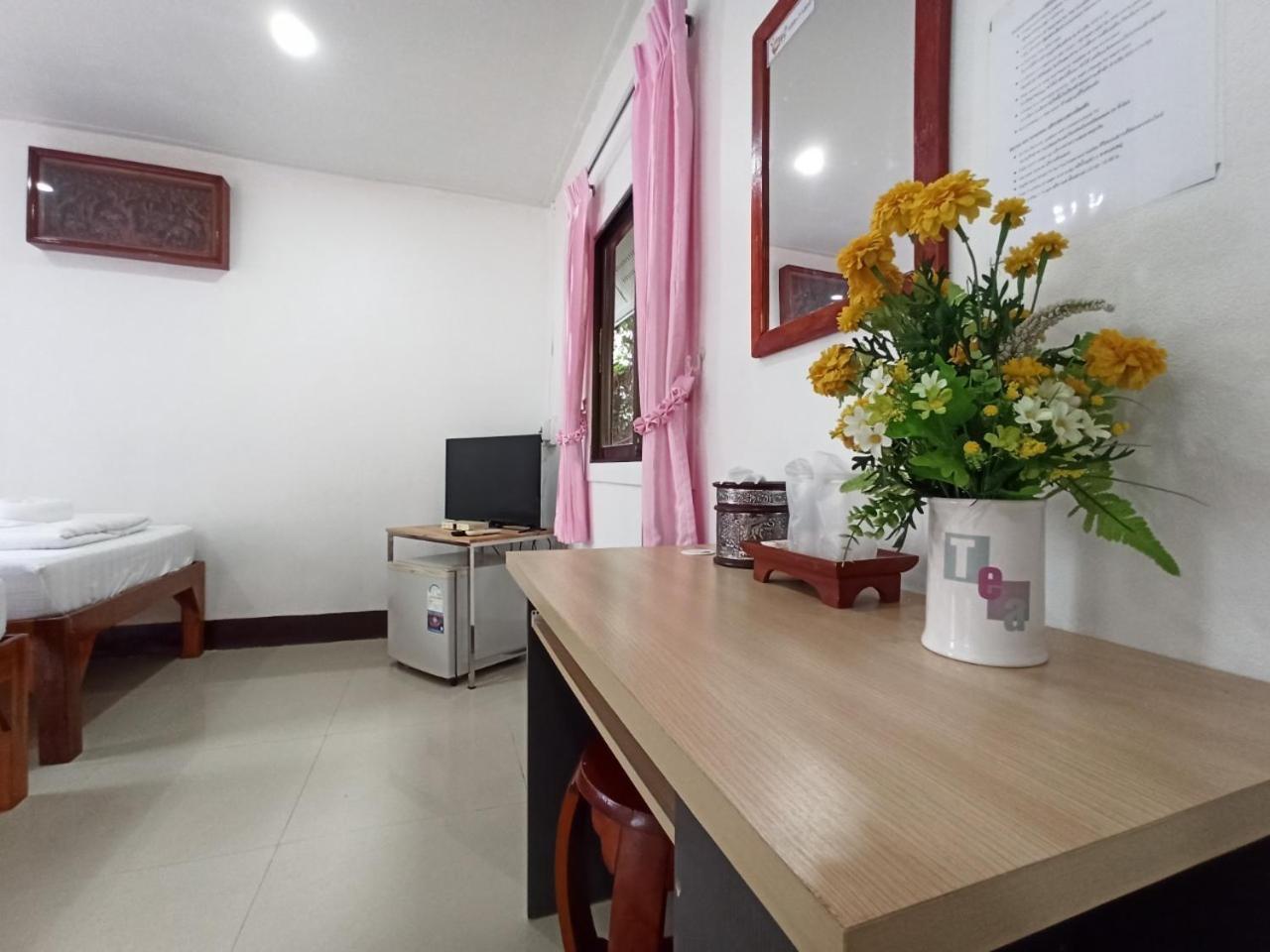 Rainbow House Resort Kamphaeng Phet Camera foto