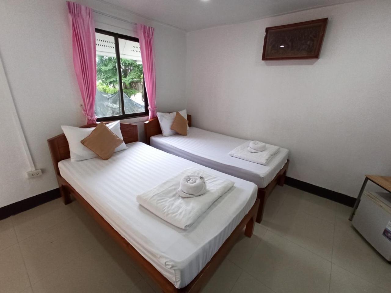 Rainbow House Resort Kamphaeng Phet Camera foto