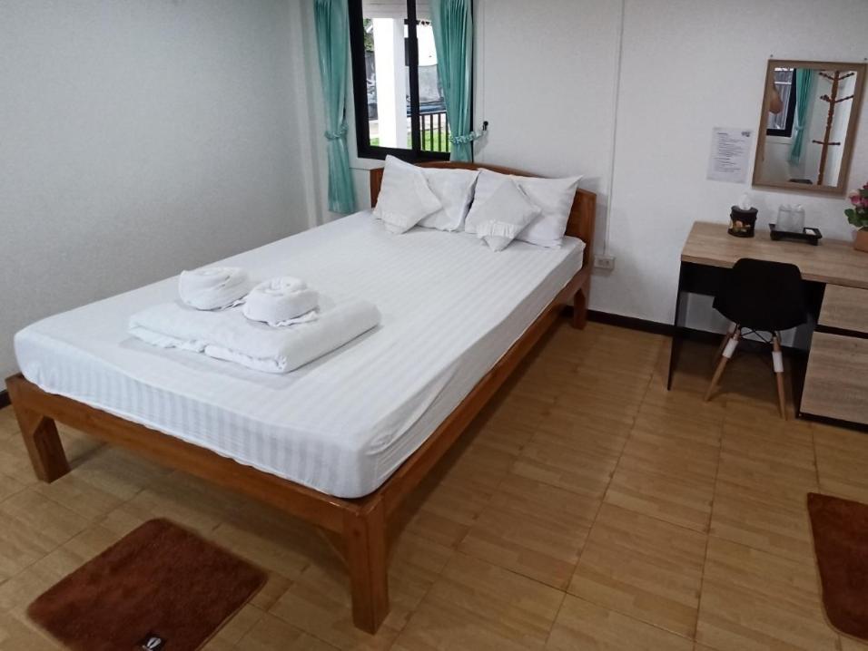 Rainbow House Resort Kamphaeng Phet Camera foto
