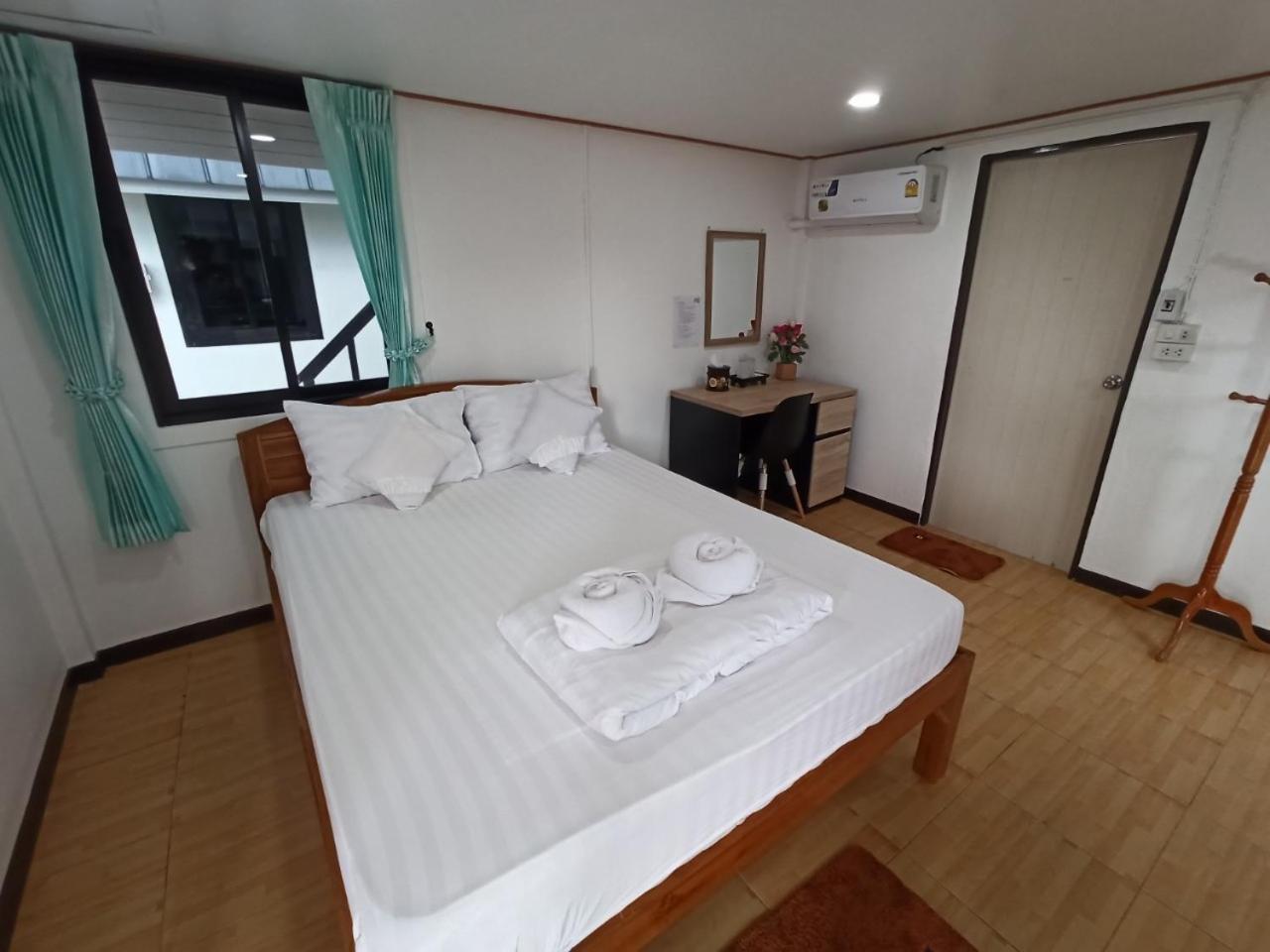 Rainbow House Resort Kamphaeng Phet Camera foto