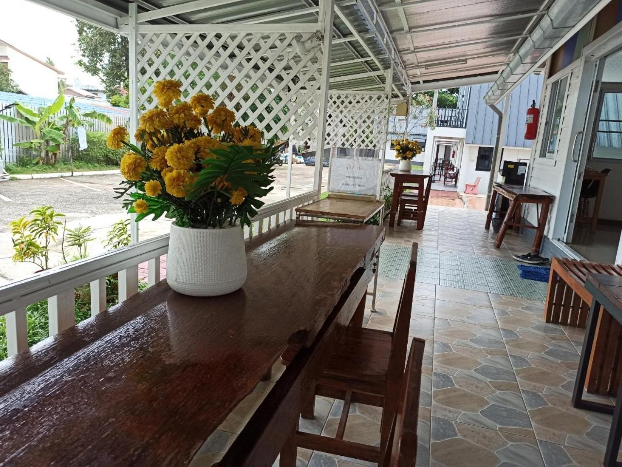 Rainbow House Resort Kamphaeng Phet Esterno foto
